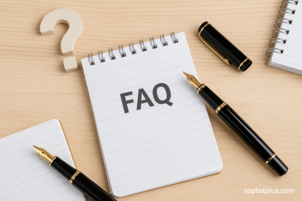 ภาพแนวนอนของสมุดโน้ตและปากกาหมึกซึมสำหรับหัวข้อคำถามที่พบบ่อยเกี่ยวกับ ปากกาหมึกซึม ยี่ห้อไหนดี