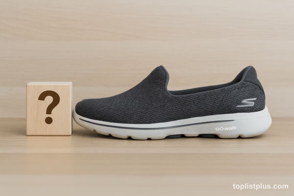 Skechers Go Walk รุ่นไหนดี วางบนพื้นไม้พร้อมบล็อกเครื่องหมายคำถาม