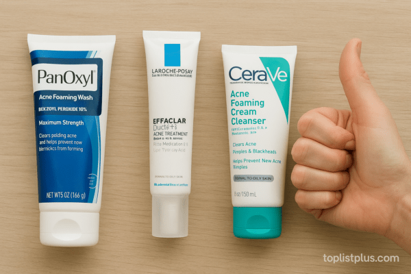 ผลิตภัณฑ์สกินแคร์ benzoyl peroxide ยี่ห้อไหนดี วางเรียงกันบนพื้นไม้พร้อมมือทำท่ากดไลก์ และมีลายน้ำ toplistplus.com