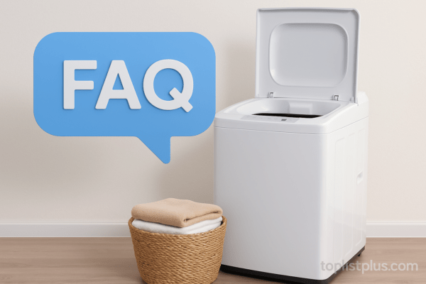 เครื่องซักผ้า 5 กิโล ฝาบน ยี่ห้อไหนดี จัดวางในห้องซักผ้าสมัยใหม่พร้อมตะกร้าผ้า