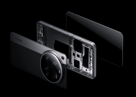ภาพโครงสร้างแยกส่วนของ Xiaomi 15 Ultra แสดงฝาหลัง ตัวเครื่อง และจอภาพ สำหรับการ รีวิว Xiaomi 15 Ultra
