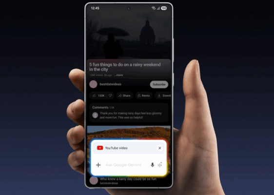 Xiaomi 15 Ultra vs Samsung Galaxy S25 Ultra: ภาพสมาร์ทโฟนที่กำลังถืออยู่ในมือ แสดงหน้าจอแอปพลิเคชัน YouTube พร้อมฟีเจอร์ AI ที่เกี่ยวข้องกับ Gemini เพื่อเน้นการเปรียบเทียบด้านซอฟต์แวร์และ AI
