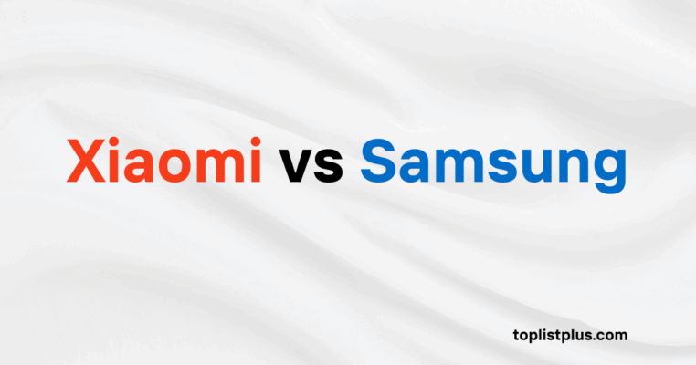 Xiaomi vs Samsung: ภาพหน้าปกกราฟิกที่มีข้อความเปรียบเทียบชื่อแบรนด์ Xiaomi (สีแดง) vs Samsung (สีน้ำเงิน) บนพื้นหลังผ้าสีขาว