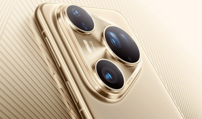 ภาพถ่ายระยะใกล้ที่เน้นรายละเอียดของโมดูลกล้องหลังสามตัวบนสมาร์ทโฟน HUAWEI สีทองสุดหรู ซึ่งเป็นส่วนสำคัญในการเรียนรู้วิธีถ่ายรูปสวยด้วย HUAWEI