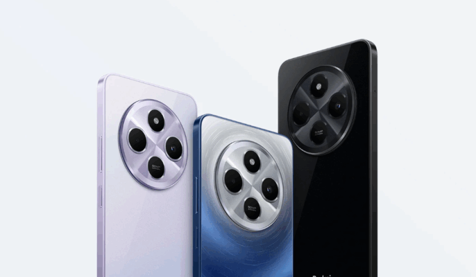 โทรศัพท์มือถือ Redmi 14C สามสี: สีม่วงอ่อน สีน้ำเงิน/เงิน และสีดำ ซึ่งเน้นให้เห็นดีไซน์โมดูลกล้องหลังทรงกลมพร้อมเลนส์สี่ตัวสำหรับบทความ รีวิว Redmi 14C