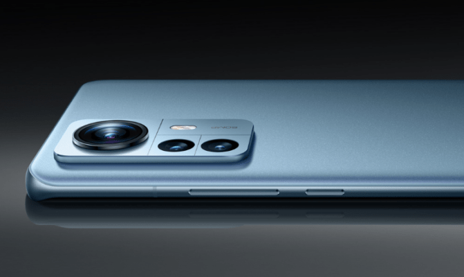 การเปรียบเทียบดีไซน์กล้องหลังระหว่าง HUAWEI Pura 80 Ultra vs Xiaomi 12 Pro 5G สมาร์ทโฟนเรือธงสเปกแรง