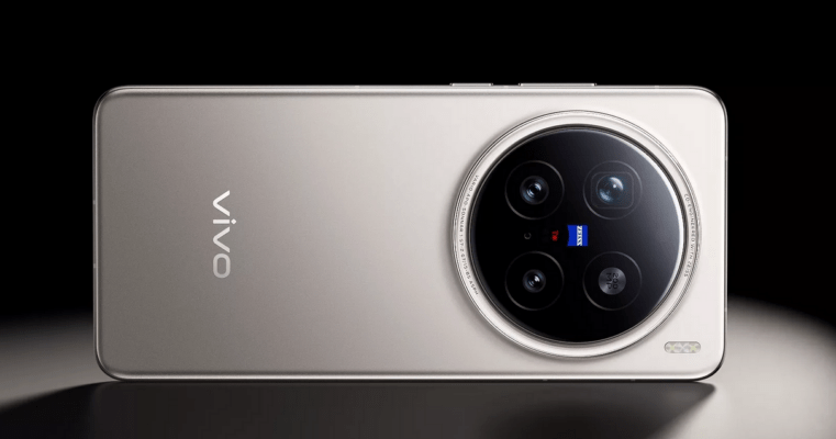 ภาพประกอบบทความ รีวิว Vivo X200 Pro เผยดีไซน์ตัวเครื่องด้านหลังสี Titanium และโมดูลกล้อง ZEISS